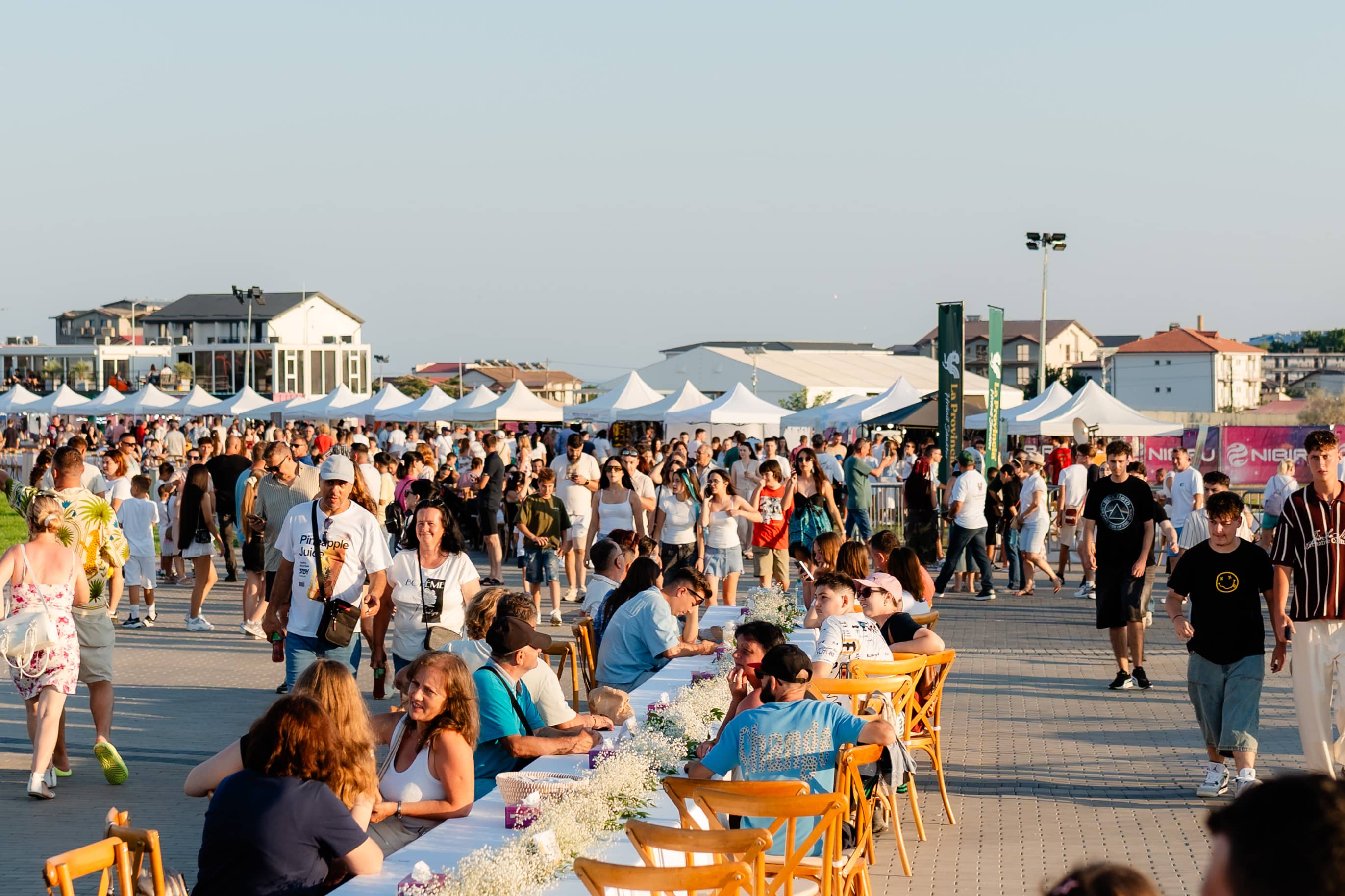 NIBIRU găzduiește primul Guinness World Records™: LaProvincia, brand Carmistin The Food Company, stabilește recordul mondial pentru cea mai mare porție de aripioare de pui servită la un eveniment